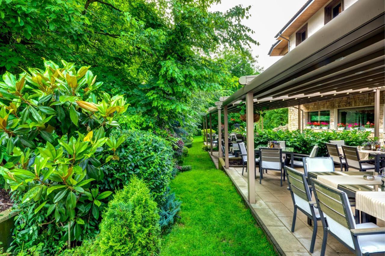 Hotel & Relax Zone Cattleya Krushuna Exterior foto